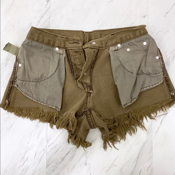 Mustard Seed- Light Brown Button Cut Off Shorts SJ - Picture 3 of 7